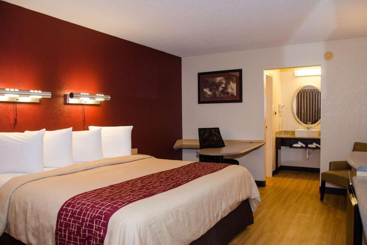 Red Roof Inn Williamsburg Bagian luar foto