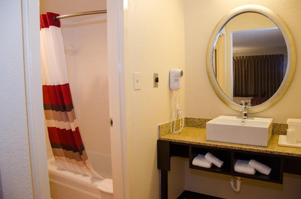 Red Roof Inn Williamsburg Bagian luar foto