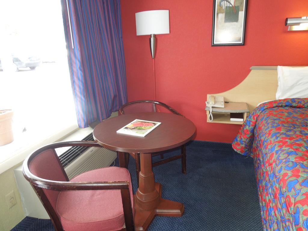 Red Roof Inn Williamsburg Bagian luar foto